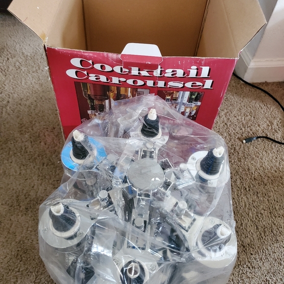 Cocktail Carousel- NEW - Picture 5 of 6